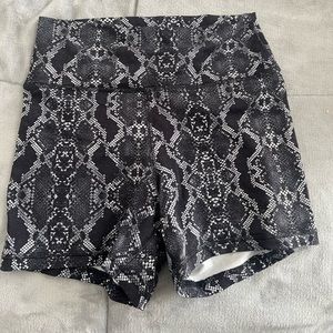 Fleo True High Contour Shorts, Medium EUC - Rogue Invitational Exclusive